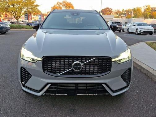 2025 Volvo XC60 Plug-In Hybrid T8 Plus