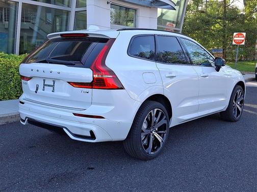 2025 Volvo XC60 Plug-In Hybrid T8 Ultra