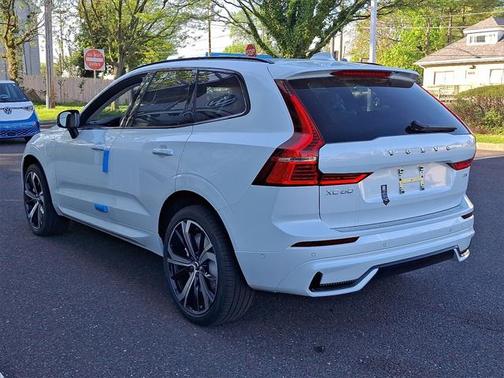 2025 Volvo XC60 Plug-In Hybrid T8 Ultra