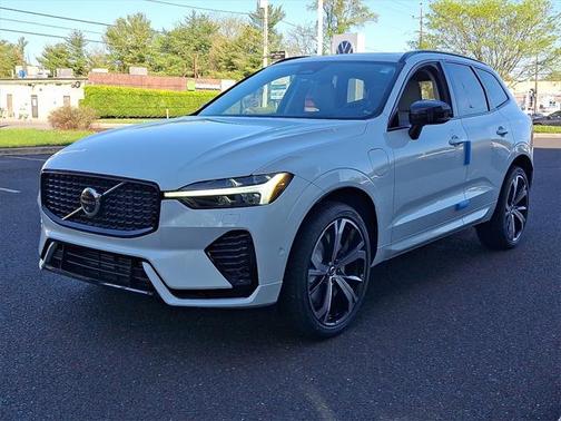 2025 Volvo XC60 Plug-In Hybrid T8 Ultra