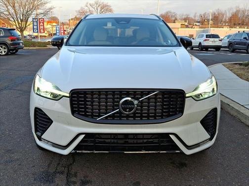 2025 Volvo XC60 Plus