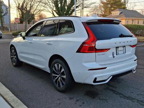 2025 Volvo XC60 Plus