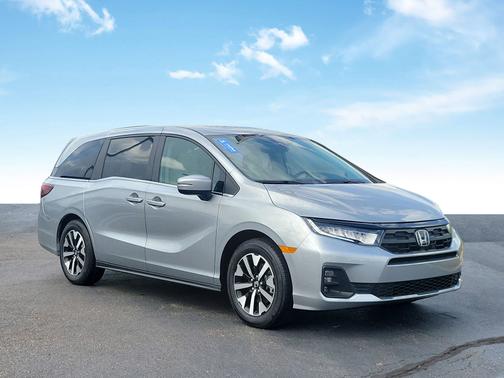 Solar Silver Metallic 2026 Honda Odyssey