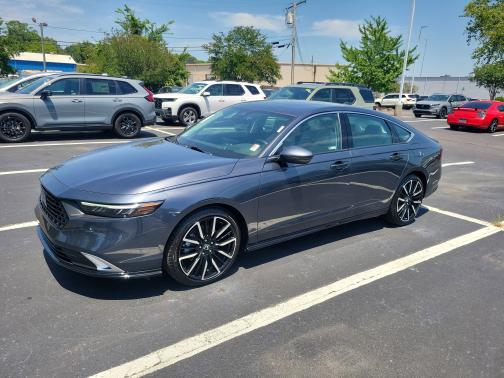 Meteorite Gray Metallic 2025 Honda Accord Hybrid