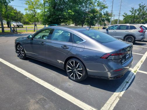 Meteorite Gray Metallic 2025 Honda Accord Hybrid