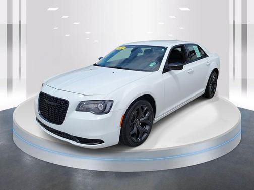 2022 Chrysler 300 Touring