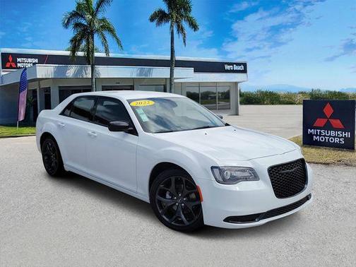 2022 Chrysler 300 Touring