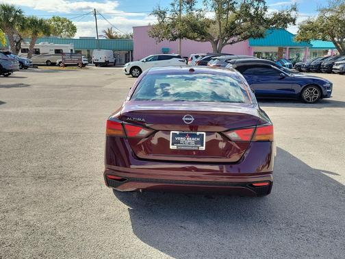 2025 Nissan Altima SV FWD