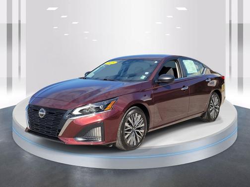 2025 Nissan Altima SV FWD