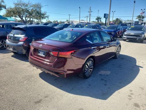 2025 Nissan Altima SV FWD