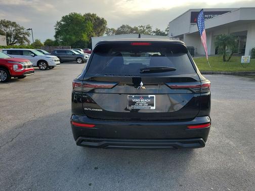 2025 Mitsubishi Outlander ES 2.5 2WD