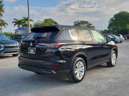 2025 Mitsubishi Outlander ES 2.5 2WD