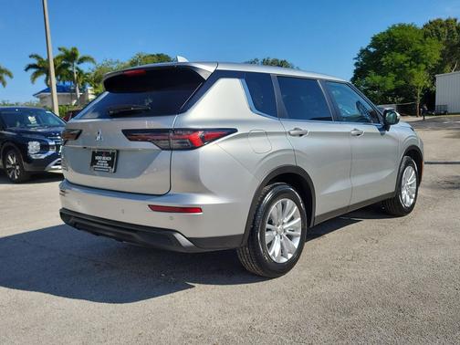 2025 Mitsubishi Outlander ES 2.5 2WD