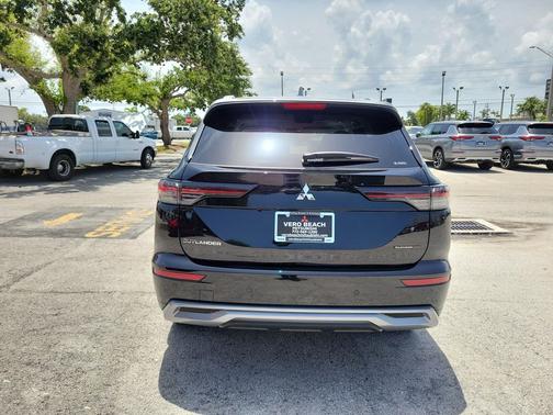 2025 Mitsubishi Outlander PLATINUM EDITION 2.5 S-AWC
