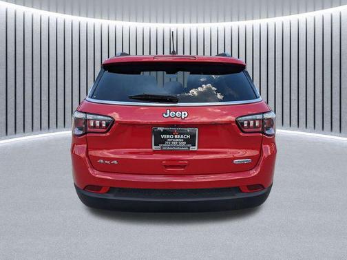 Gray 2024 Jeep Compass Latitude