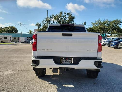 2022 Chevrolet Silverado 1500 Custom