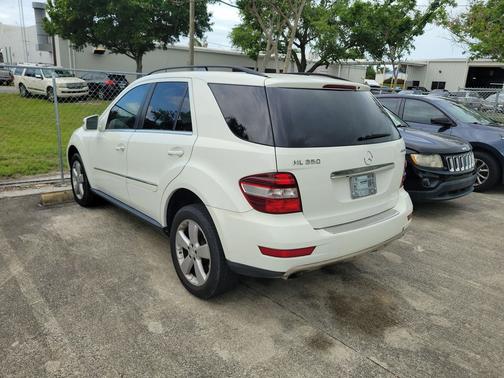 2011 Mercedes-Benz M-Class 4MATIC