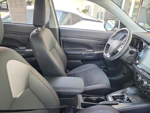 2022 Mitsubishi Outlander Sport SE