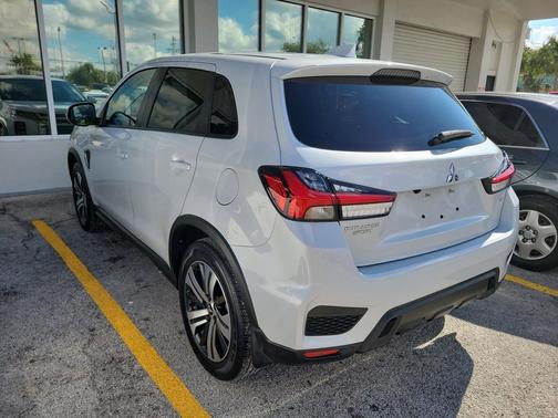 2022 Mitsubishi Outlander Sport SE