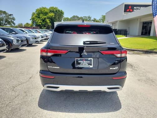 2025 Mitsubishi Outlander PHEV SE S-AWC