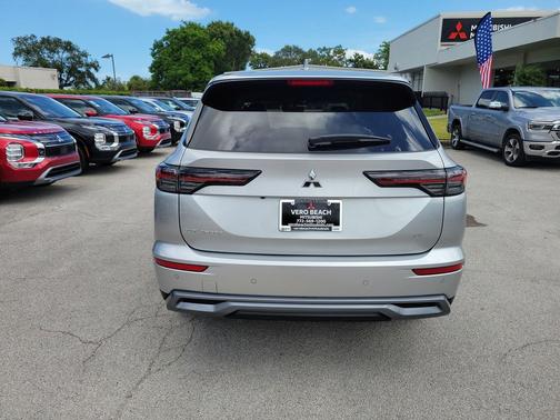 2025 Mitsubishi Outlander SE 2.5 2WD