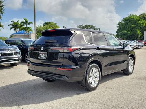 2025 Mitsubishi Outlander ES 2.5 2WD