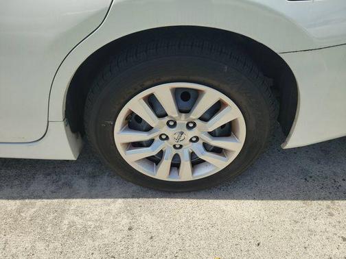 Pearl White 2013 Nissan Altima 2.5 S