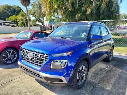 2023 Hyundai VENUE SEL