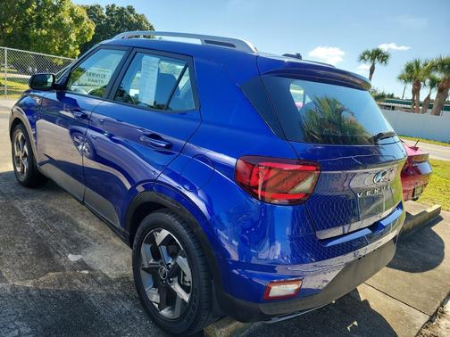 2023 Hyundai VENUE SEL