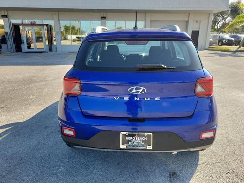 2023 Hyundai VENUE SEL