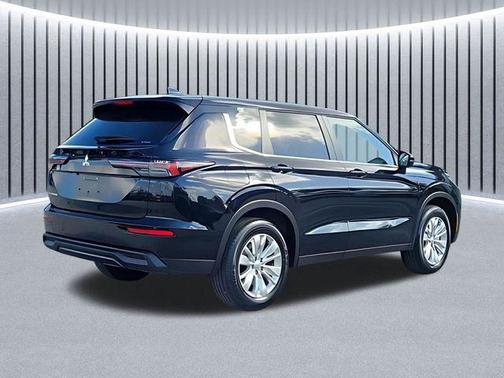Black Diamond 2026 Mitsubishi Outlander ES