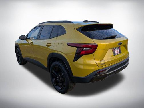 Nitro Yellow Metallic 2024 Chevrolet Trax FWD ACTIV
