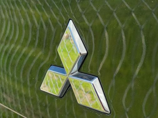 Labrador Black Pearl 2022 Mitsubishi Outlander ES 2.5 2WD