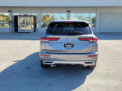 2023 Mitsubishi Outlander SE 2.5 2WD