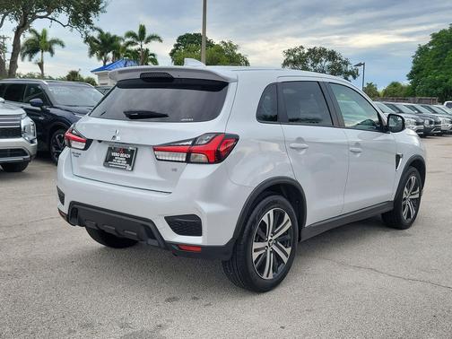 2025 Mitsubishi Outlander Sport SE