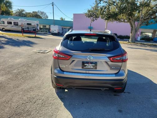 2022 Nissan Rogue Sport SL