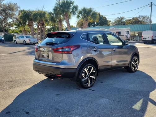 2022 Nissan Rogue Sport SL