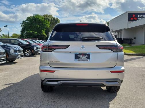 2025 Mitsubishi Outlander SE 2.5 2WD