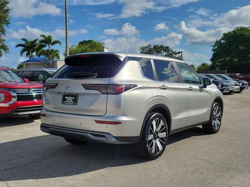 2025 Mitsubishi Outlander SE 2.5 2WD