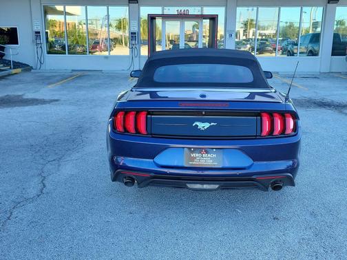 2020 Ford Mustang EcoBoost