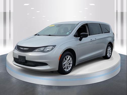 2024 Chrysler Voyager LX