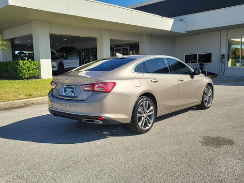 2022 Chevrolet Malibu FWD Premier
