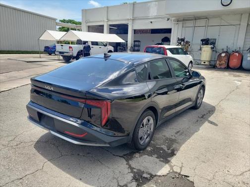 2025 Kia K4 LX