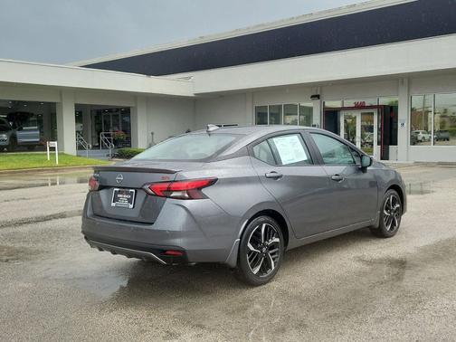 Gun Metallic 2025 Nissan Versa 1.6 S