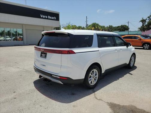 2024 Kia Carnival LX