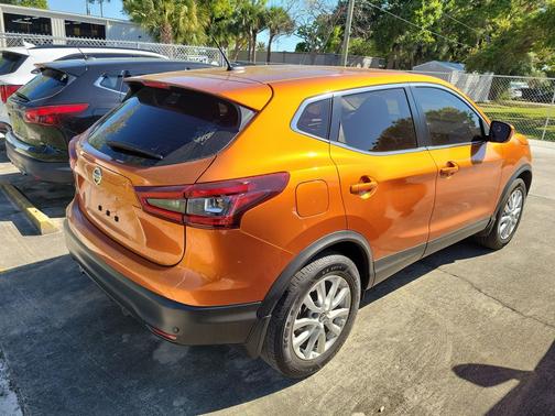 2022 Nissan Rogue Sport S