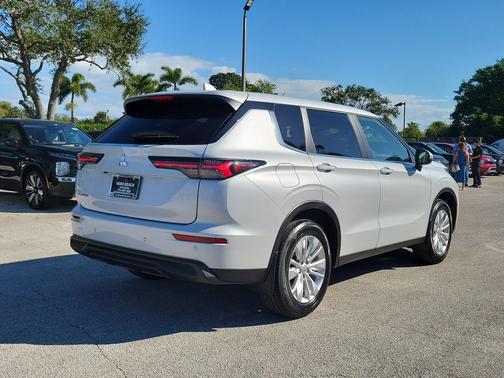 2025 Mitsubishi Outlander ES 2.5 2WD