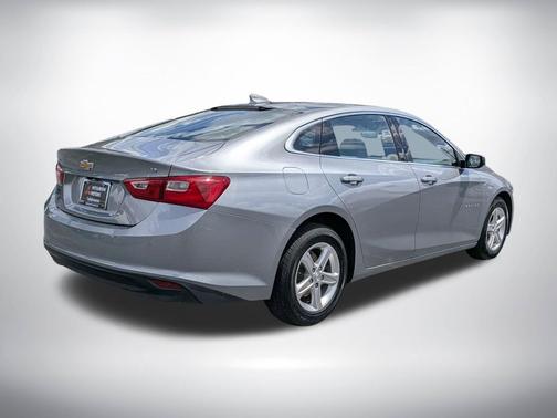Sterling Gray Metallic 2024 Chevrolet Malibu FWD 1LT