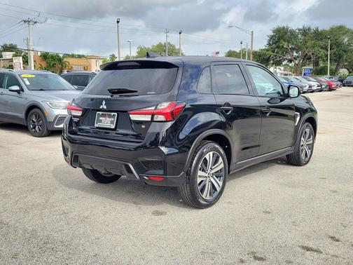 2024 Mitsubishi Outlander Sport SE