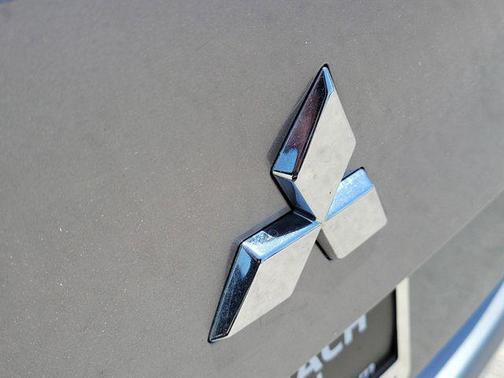 2023 Mitsubishi Outlander SE 2.5 2WD